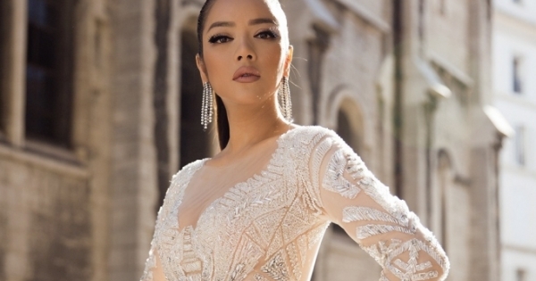 Lý Nhã Kỳ đẹp tựa Nữ hoàng Cleopatra trên thảm đỏ