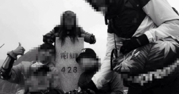 Tô son lên cột mốc biên giới: Lo ngại trào lưu... "Sống ảo"