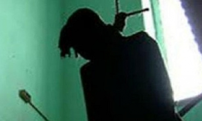 Du kh&aacute;ch người Anh được x&aacute;c định đ&atilde; tử vong trong tư thế treo cổ tr&ecirc;n t&agrave;u QN 2040 hoạt động kh&ocirc;ng ph&eacute;p (Ảnh minh họa).