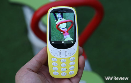 Trải nghiệm nhanh Nokia 3310 (2017) ch&iacute;nh h&atilde;ng vừa b&aacute;n ở Việt Nam