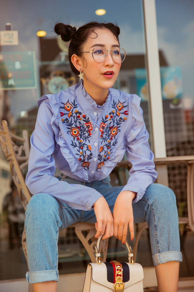 B&ecirc;n cạnh đ&oacute;, H&agrave; Thu vẫn đang t&iacute;ch cực tham gia hoạt động quảng b&aacute; cho cuộc thi Hoa hậu Đại dương 2017. Bước ra từ cuộc thi với danh hiệu &aacute; hậu 1, H&agrave; Thu đ&atilde; gặt h&aacute;i được nhiều th&agrave;nh c&ocirc;ng đặc biệt l&agrave; dấu ấn tại cuộc thi Hoa hậu Li&ecirc;n lục địa 2015 khi trở th&agrave;nh người đẹp Việt Nam đầu ti&ecirc;n lọt b&agrave;o b&aacute;n kết cuộc thi n&agrave;y (Top 14).