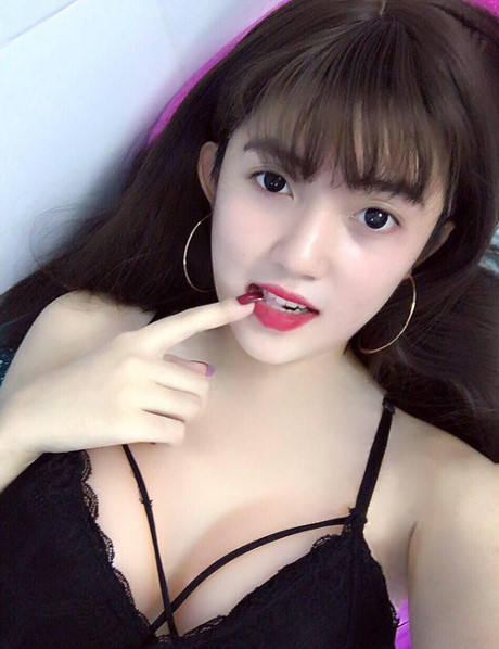 Kh&oacute; c&oacute; thể tin, c&ocirc; g&aacute;i xinh đẹp, gợi cảm nhường n&agrave;y lại từng l&agrave; một g&atilde; trai.