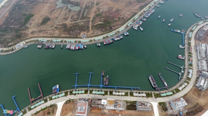 Ng&agrave;y 17/5 vừa qua, C&ocirc;ng ty Cổ phần Dịch vụ v&agrave; X&acirc;y dựng Địa ốc Đất Xanh (DXG) đ&atilde; c&oacute; nghị quyết Hội đồng quản trị về việc th&ocirc;ng qua hợp t&aacute;c đầu tư với C&ocirc;ng ty Cổ phần T&amp;amp;amp;H Hạ Long để triển khai Dự &aacute;n Tuần Ch&acirc;u.