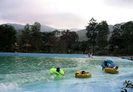 Một b&eacute; trai bị tử vong do bị đuối nước ở một khu du lịch. (Ảnh: DLH)