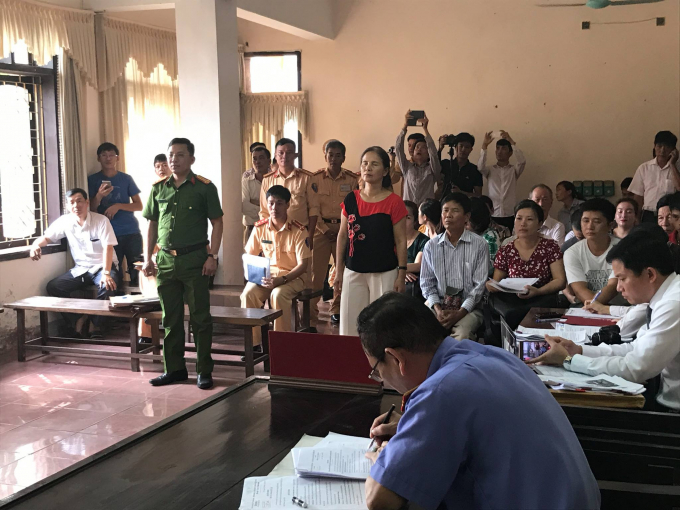 Đại diện c&aacute;c b&ecirc;n li&ecirc;n quan tại phi&ecirc;n t&ograve;a ng&agrave;y 24/5.