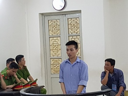 Bị c&aacute;o Vũ Mạnh Hậu tại phi&ecirc;n x&eacute;t xử sơ thẩm. (Ảnh: b&aacute;o Người đưa tin)