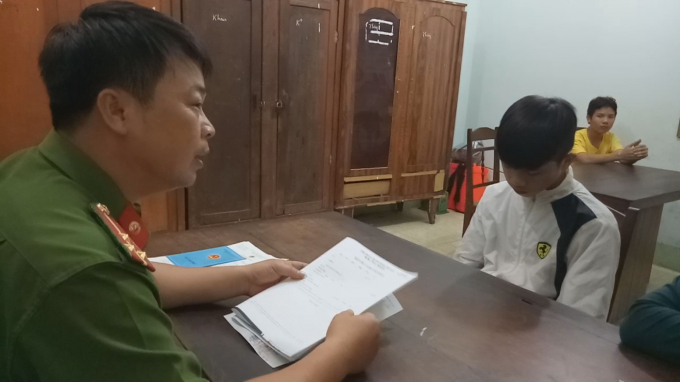 Cần c&oacute; biện ph&aacute;p tuy&ecirc;n truyền hơn nữa về tệ nạn n&eacute;m đ&aacute; xe kh&aacute;ch với những trẻ em n&agrave;y