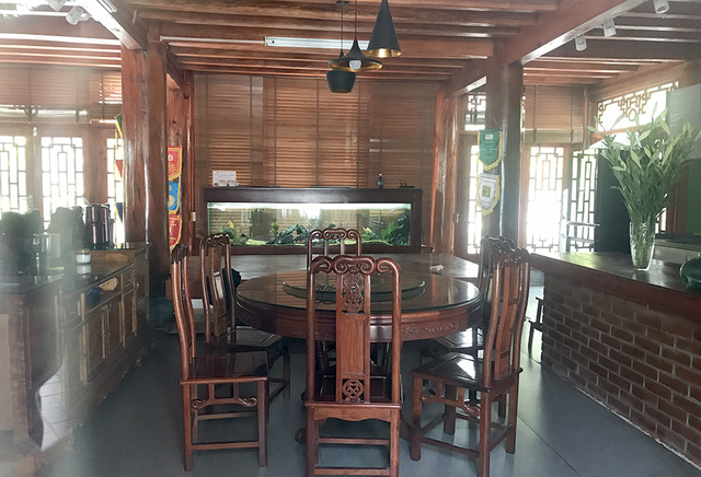 Cận cảnh nh&agrave; s&agrave;n, s&acirc;n tennis &ldquo;mọc&rdquo; trong trường học giữa Thủ đ&ocirc;