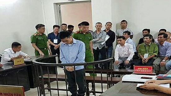 Bị c&aacute;o L&yacute; Văn H&agrave; tại phi&ecirc;n t&ograve;a x&eacute;t xử s&aacute;ng nay. (Ảnh: b&aacute;o C&ocirc;ng l&yacute;)