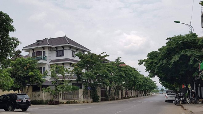 Khu biệt thự của một số quan chức ở L&agrave;o Cai. Ảnh: C&ocirc;ng L&yacute;.