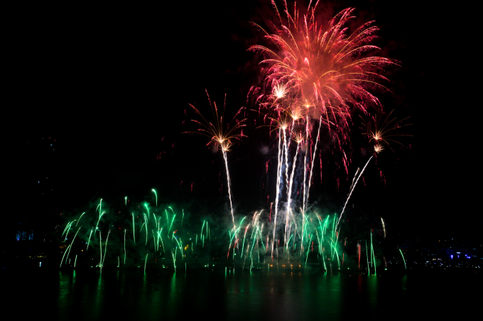 M&agrave;n thể hiện rực rỡ sắc m&agrave;u của đội Trung Quốc. Ảnh: BTC.