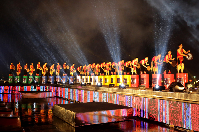 Tiết mục cồng chi&ecirc;ng của Đo&agrave;n ca m&uacute;a nhạc d&acirc;n tộc tỉnh Đăk Lăk.