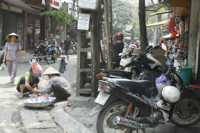 Ng&atilde; tư H&agrave;ng Lược.