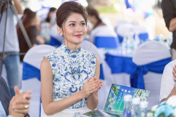 &Aacute; hậu Thuỳ Dung ho&aacute; c&ocirc;ng ch&uacute;a y&ecirc;u kiều với thiết kế của L&ecirc; Thanh Ho&agrave;