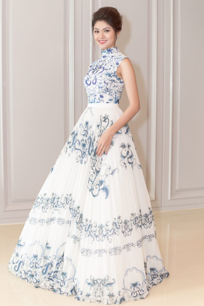 &Aacute; hậu Thuỳ Dung ho&aacute; c&ocirc;ng ch&uacute;a y&ecirc;u kiều với thiết kế của L&ecirc; Thanh Ho&agrave;