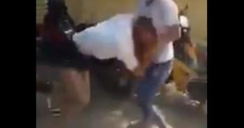 Hà Nam: Phẫn nộ nhóm nữ thanh niên đánh nhau trước cổng trường THPT Bắc Lý