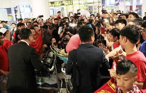 U20 Việt Nam về nước trong sự ch&agrave;o đ&oacute;n nồng nhiệt