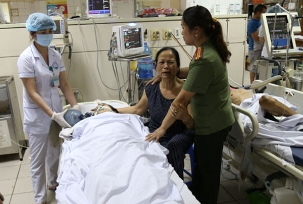 Bệnh nh&acirc;n chạy thận bị tai biến được điều trị tại&nbsp;Bệnh viện Đa khoa tỉnh H&ograve;a B&igrave;nh. (Ảnh:&nbsp;B&aacute;o&nbsp;H&ograve;a B&igrave;nh)