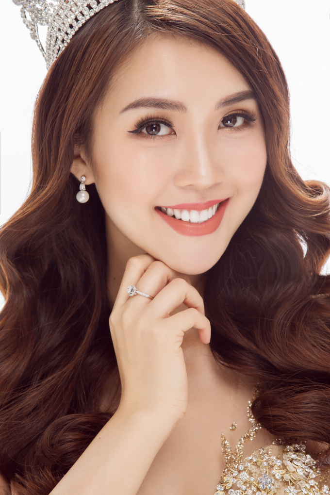 Tường Linh cũng muốn trở th&agrave;nh người đẹp đa năng của showbiz Việt.