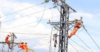 Doanh nghiệp điện vừa ứng phó với nắng nóng, vừa đề phòng thiên tai