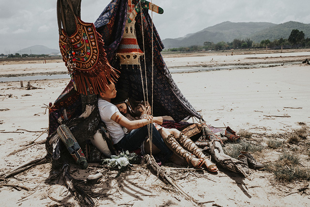 Quen nhau khi chơi c&ugrave;ng một nh&oacute;m bạn, 5 năm y&ecirc;u nhau, trải qua nhiều s&oacute;ng gi&oacute;, ch&agrave;ng trai quyết định th&aacute;ng 7 n&agrave;y sẽ