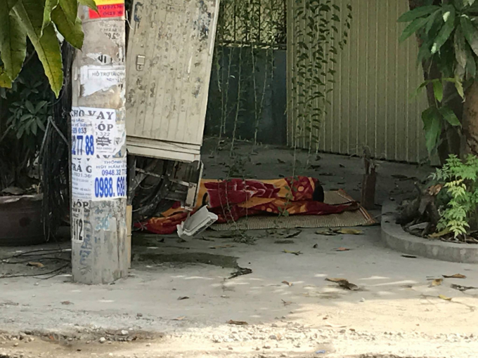 Hiện trường nơi ph&aacute;t hiện thi thể nam thanh ni&ecirc;n.