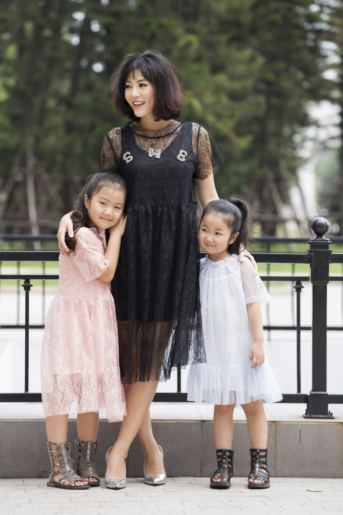 'Con g&aacute;i' &ocirc;ng tr&ugrave;m Phan Qu&acirc;n phim 'Người ph&aacute;n xử' khoe hai thi&ecirc;n thần nhỏ