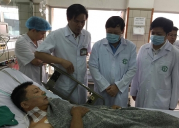 Khám nghiệm máy móc tại khoa thận để làm rõ nguyên nhân 7 người tử vong