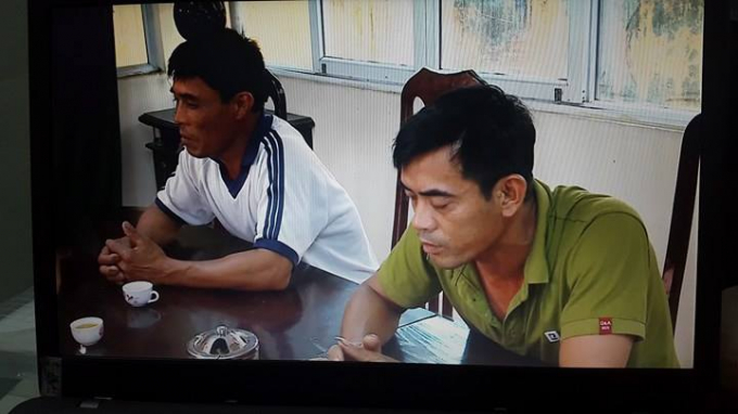 C&aacute;c đối tượng khai th&aacute;c c&aacute;t về trụ sở c&ocirc;ng an khai b&aacute;o.