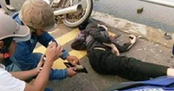 Xe máy đâm nhau trên QL49B, 1 người tử vong