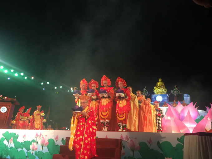 Festival Huế 2018: Nghi&ecirc;m trang chương tr&igrave;nh &ldquo;Tỏa s&aacute;ng niềm tin&rdquo; - Cầu quốc th&aacute;i d&acirc;n an