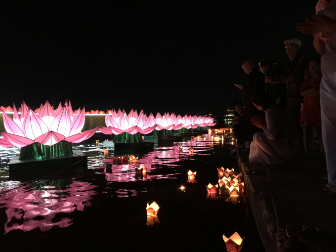 Festival Huế 2018: Nghi&ecirc;m trang chương tr&igrave;nh &ldquo;Tỏa s&aacute;ng niềm tin&rdquo; - Cầu quốc th&aacute;i d&acirc;n an