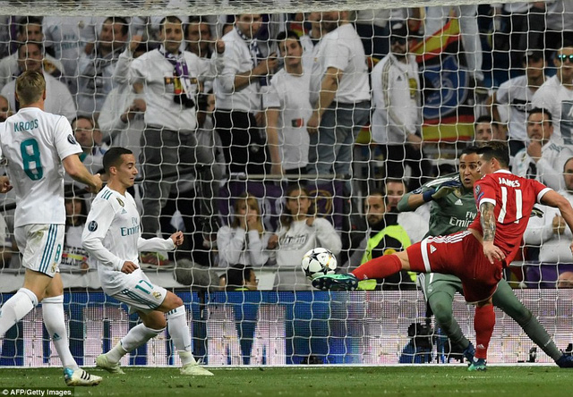 James Rodriguez gỡ h&ograve;a 2-2, nhưng Bayern Munich kh&ocirc;ng t&igrave;m được b&agrave;n thứ ba để gi&agrave;nh v&eacute; v&agrave;o chung kết.