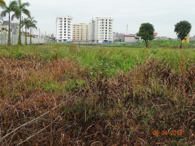 Nh&agrave; xưởng x&acirc;y dựng dang dở, bỏ hoang nhiều năm, xuống cấp nghi&ecirc;m trọng.