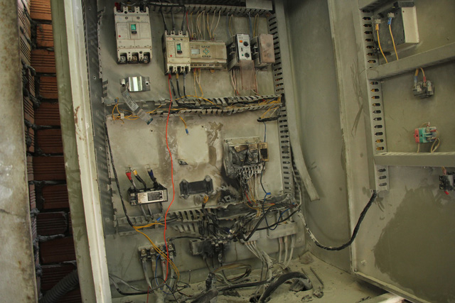 Hệ thống điện bị hư hỏng khiến m&aacute;y bơm kh&ocirc;ng thể vận h&agrave;nh g&acirc;y ngập hầm.