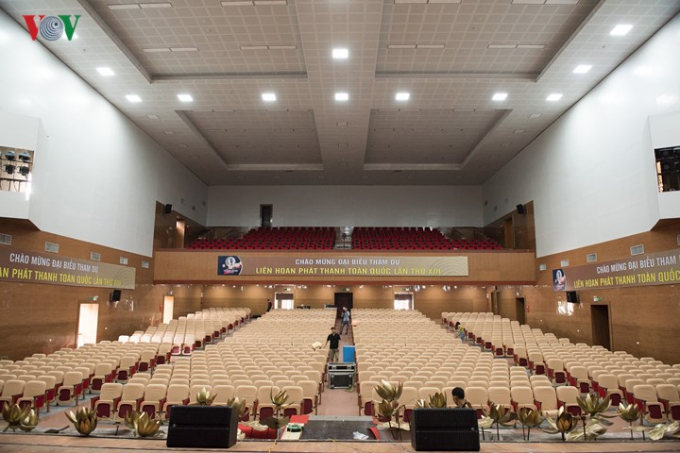 B&ecirc;n cạnh Lễ khai mạc, Nh&agrave; Văn h&oacute;a Lao động tỉnh Nghệ An cũng sẽ l&agrave; nơi diễn ra Lễ Khai mạc, Lễ Bế mạc v&agrave; trao giải cũng như l&agrave; chương tr&igrave;nh nghệ thuật &ldquo;Về L&agrave;ng Sen&rdquo;.