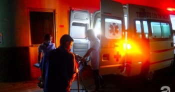 Nhậu xỉn, bị vợ cằn nhằn, người đàn ông uống 2 chai oxi già rồi cố thủ không chịu cấp cứu