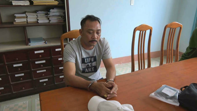 Phan Hữu Phượng (tức Phượng ''r&acirc;u'') l&agrave; đối tượng cầm đầu trong đường d&acirc;y vận chuyển gỗ lậu khủng.