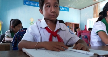 Quảng Ngãi: Nỗ lực học tập đáng khâm phục của cậu bé 13 tuổi chỉ cao gần 1m
