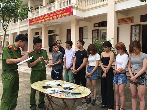 C&aacute;c đối tượng tại cơ quan c&ocirc;ng an.