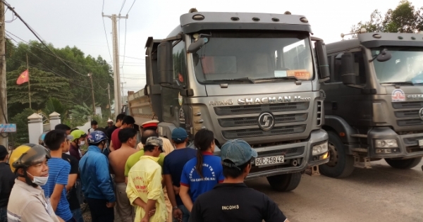 Đồng Nai: “Hung thần” cán hai nam thanh niên rồi bỏ chạy bị người dân truy đuổi