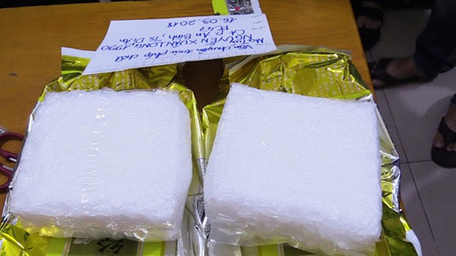 Ma t&uacute;y đ&aacute; được giấu trong hộp tr&agrave;. (Ảnh: b&aacute;o D&acirc;n tr&iacute;)