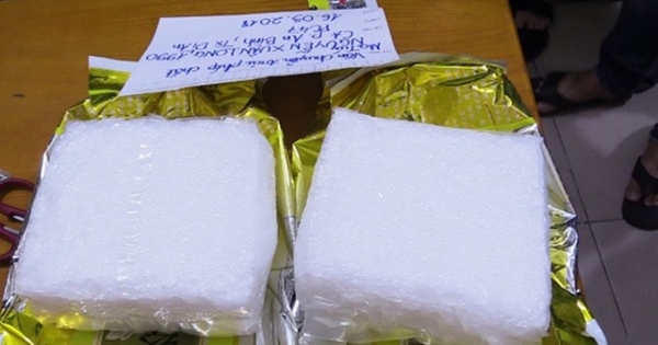 Bắt quả tang đối tượng giấu 2 kg ma túy đá trong hộp trà