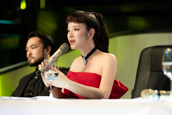 L&yacute; Nh&atilde; Kỳ ngồi ghế n&oacute;ng Gameshow &ldquo;Ảo thuật si&ecirc;u ph&agrave;m&rdquo;