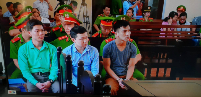 Ba bị c&aacute;o c&oacute; mặt tại phi&ecirc;n t&ograve;a.