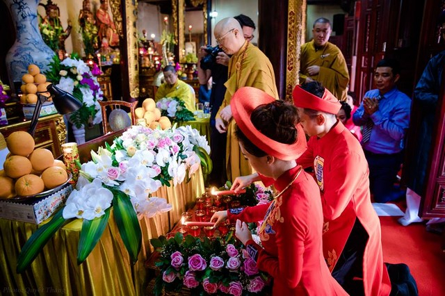 &nbsp;Nghi thức đặc biệt được tổ chức trong ng&ocirc;i ch&ugrave;a cổ k&iacute;nh.