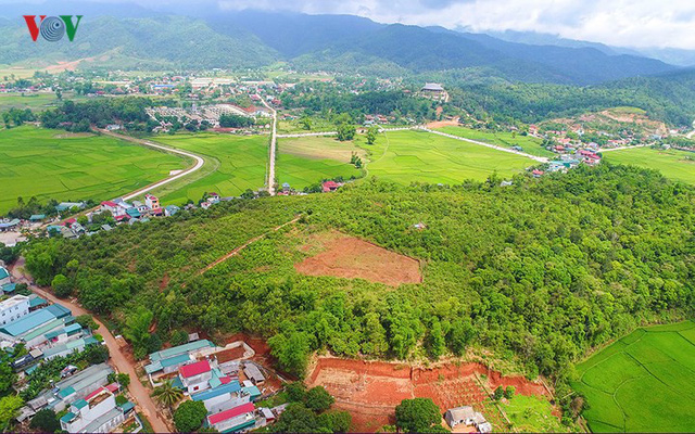 Di t&iacute;ch đồi Độc Lập thuộc ph&acirc;n khu Bắc của tập đo&agrave;n cứ điểm Điện Bi&ecirc;n Phủ. Ng&agrave;y nay vẫn được tu bổ, t&ocirc;n tạo, g&igrave;n giữ c&aacute;c hạng mục di t&iacute;ch ch&iacute;nh.