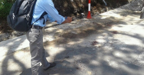 Tưởng là lựu đạn giả, cầm lên xem người phụ nữ bị nổ nát bàn tay