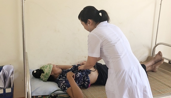 Đi ăn đám cưới, hơn 141 người phải nhập viện vì ngộ độc thực phẩm