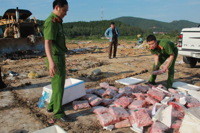 Sau khi ho&agrave;n tất hồ sơ, lực lượng chức năng đ&atilde; ti&ecirc;u hủy số ch&acirc;n g&agrave; n&agrave;y theo đ&uacute;ng quy định của ph&aacute;p luật.